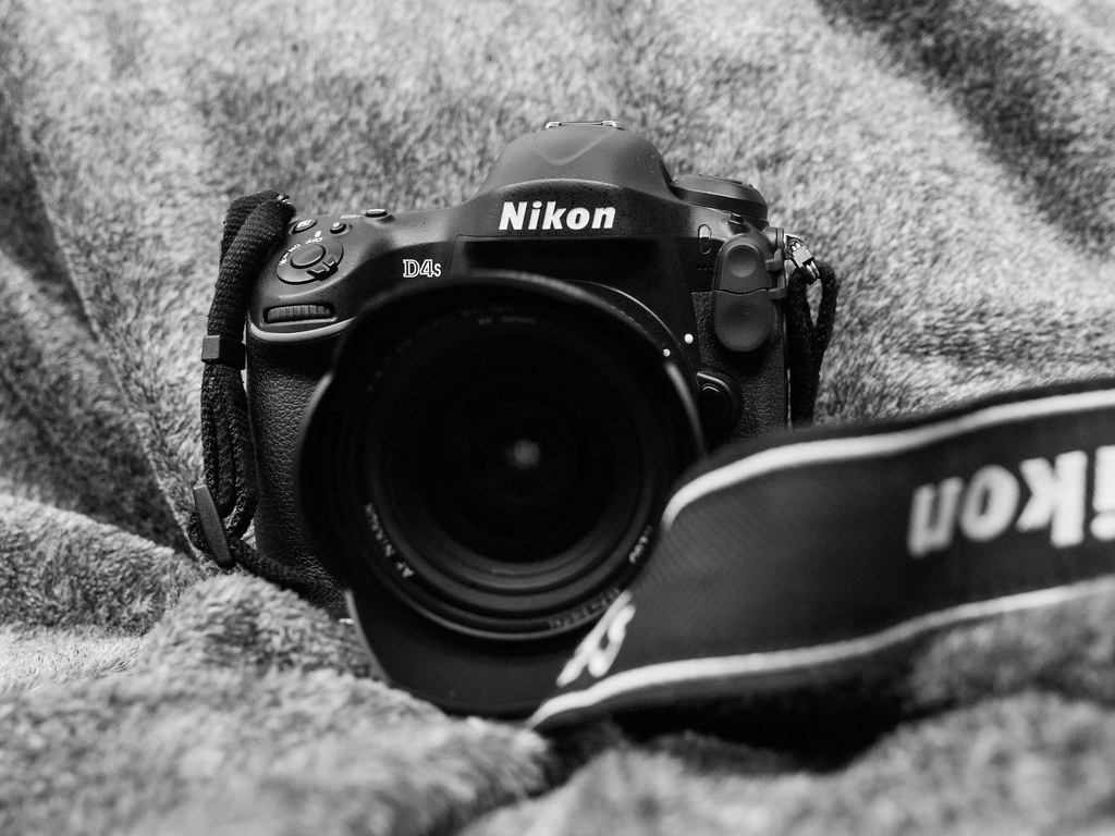 Nikon D4s with 20-35mm/2.8D