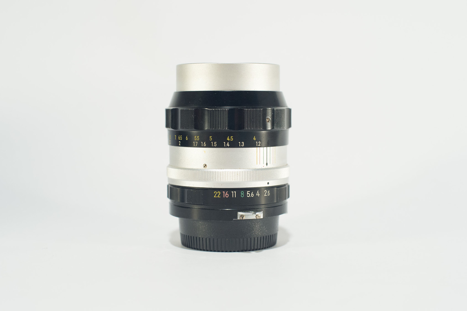 non-AI 105mm F2.5P